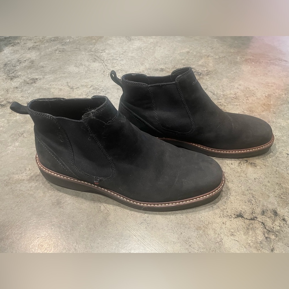 Ecco Mens size 10.5 44 boots black leather slip on Chelsea shoes